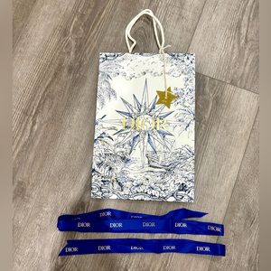 Dior shopping bag with charm/ribbons